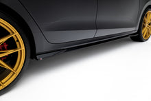 Load image into Gallery viewer, Diffusori Sotto Minigonne V.1 Skoda Octavia RS Mk4 Facelift — montato sulla vettura