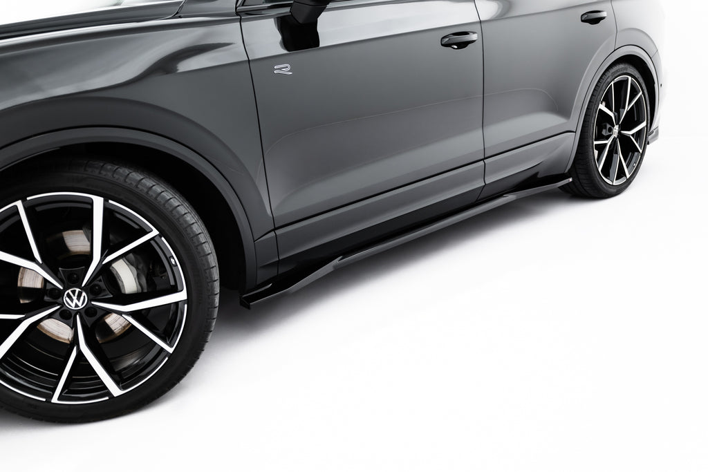 Diffusori Sotto Minigonne Volkswagen Touareg Mk3 Facelift R-Line — particolare della finitura