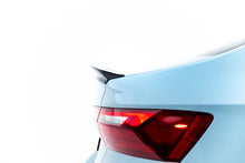 Carica l'immagine nel visualizzatore di Gallery, Estensione Spoiler Volkswagen Jetta Mk7 Facelift 2 GLI — vista posteriore