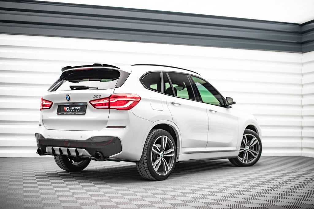 Estensione spoiler Maxton Design in ABS nero lucido per BMW X1 M-Pack F48, vista ravvicinata