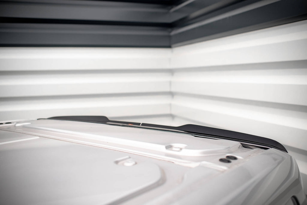 Estensione spoiler montata sul Ford Transit Custom