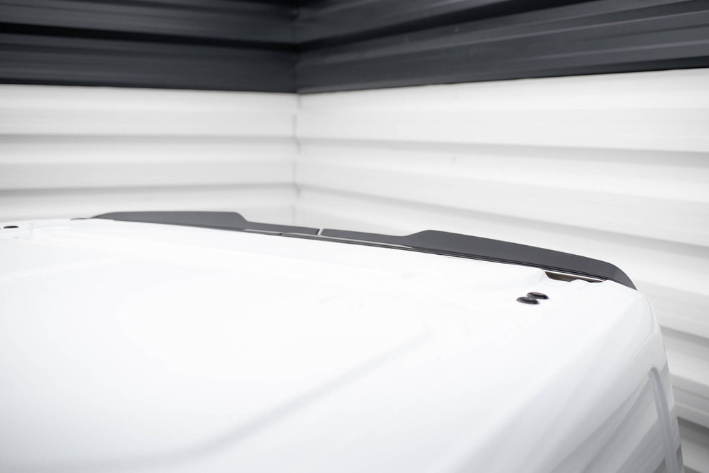 Estensione spoiler Maxton vista dall'alto sul Transit Custom Mk1 Facelift