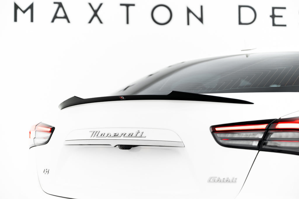 Estensione spoiler Maxton Design per Maserati Ghibli Modena Mk3 Facelift — ABS nero lucido, vista di dettaglio