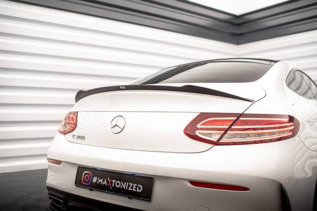 Estensione spoiler Maxton Design montata sul baule della Mercedes Classe C Coupé C205 Facelift