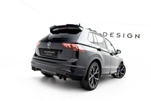 Carica l'immagine nel visualizzatore di Gallery, Estensione spoiler Maxton Design montata sul portellone del Volkswagen Tiguan Mk2 Facelift