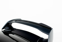 Carica l'immagine nel visualizzatore di Gallery, Estensione Spoiler Subaru Impreza Mk3 Facelift WRX STI — particolare della finitura