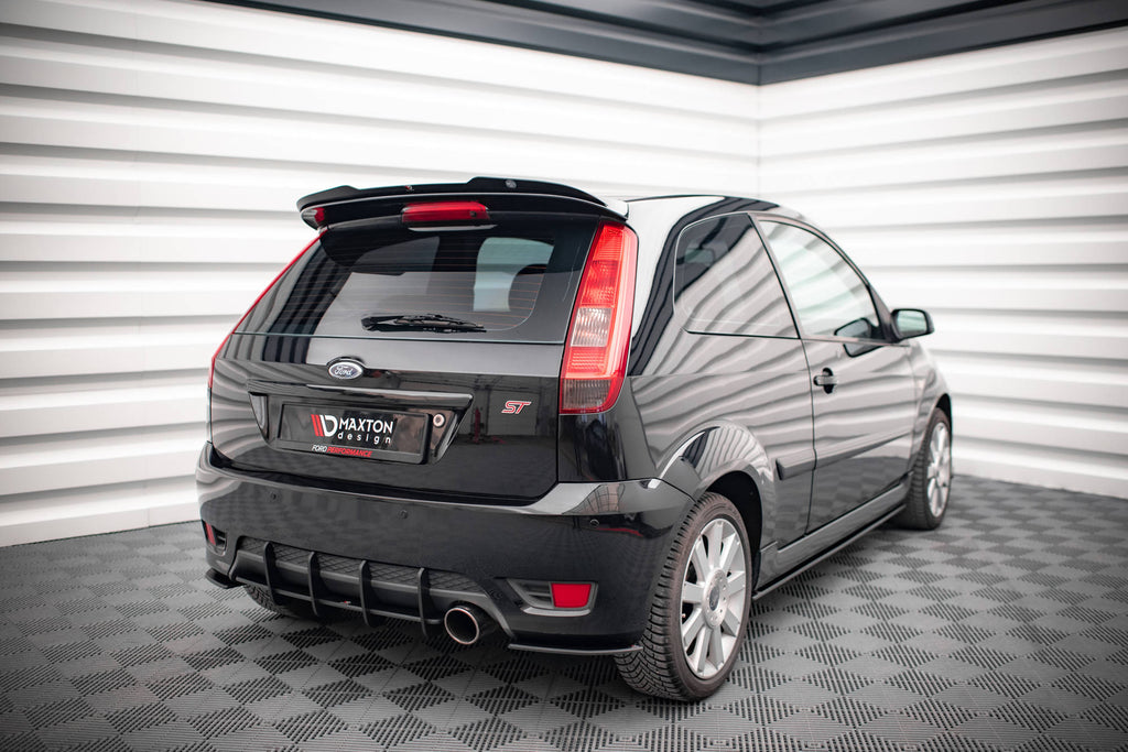 Estensione spoiler V.2 Maxton Design per Ford Fiesta ST Mk6, ABS nero lucido — vista d'insieme