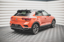 Carica l'immagine nel visualizzatore di Gallery, Dettaglio della finitura nero lucido dell estensione spoiler per Volkswagen T-Roc