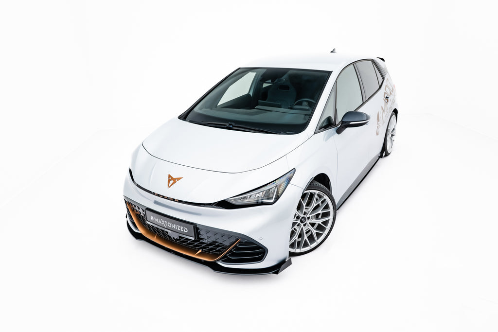 Lip Anteriore Cupra Born Mk1 + Flap Street Pro — dettaglio del fissaggio
