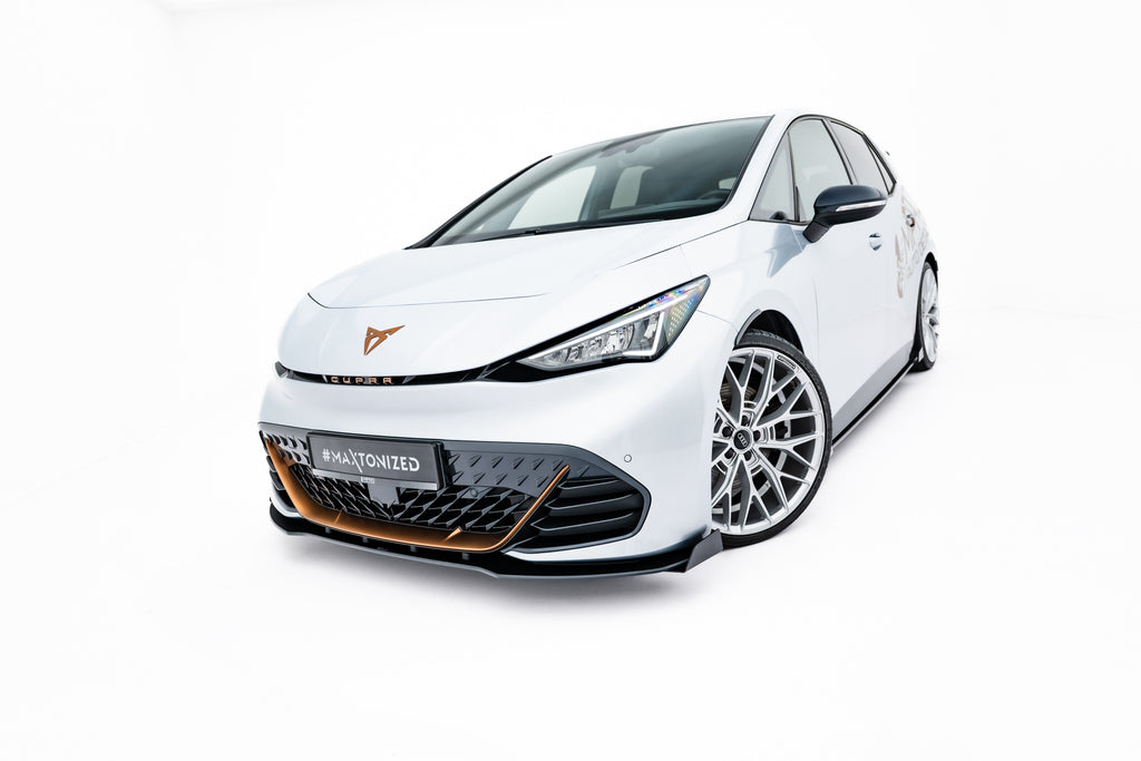 Lip Anteriore Cupra Born Mk1 + Flap Street Pro — vista angolata