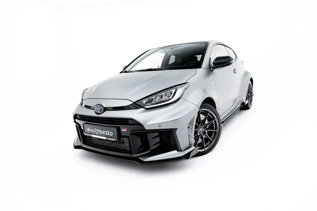 Lip Anteriore Toyota GR Yaris Mk4 Facelift + Flap Street Pro — vista angolata
