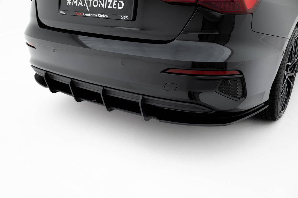 Diffusore Posteriore Audi A3 Berlina 8Y Street Pro — particolare della finitura