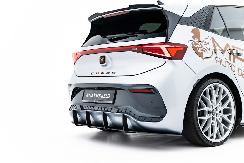 Diffusore Posteriore Cupra Born Mk1 Street Pro — montato sulla vettura