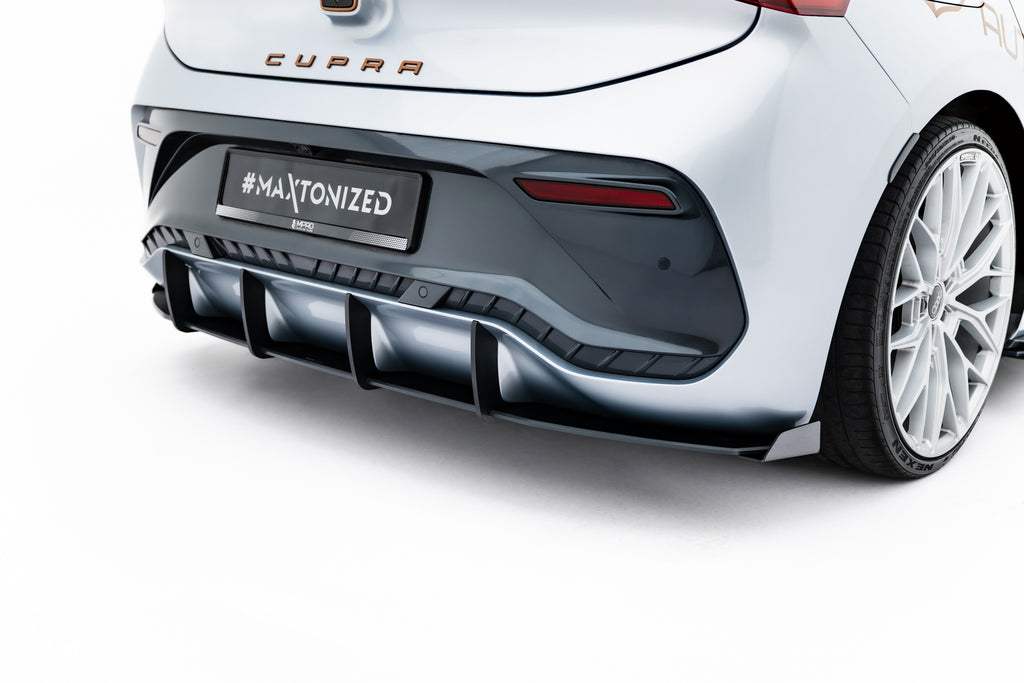 Diffusore Posteriore Cupra Born Mk1 + Flap Street Pro — dettaglio del profilo