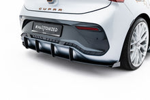 Carica l'immagine nel visualizzatore di Gallery, Diffusore Posteriore Cupra Born Mk1 + Flap Street Pro — dettaglio del profilo