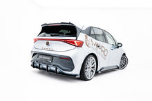 Carica l'immagine nel visualizzatore di Gallery, Diffusore Posteriore Cupra Born Mk1 + Flap Street Pro — montato sulla vettura