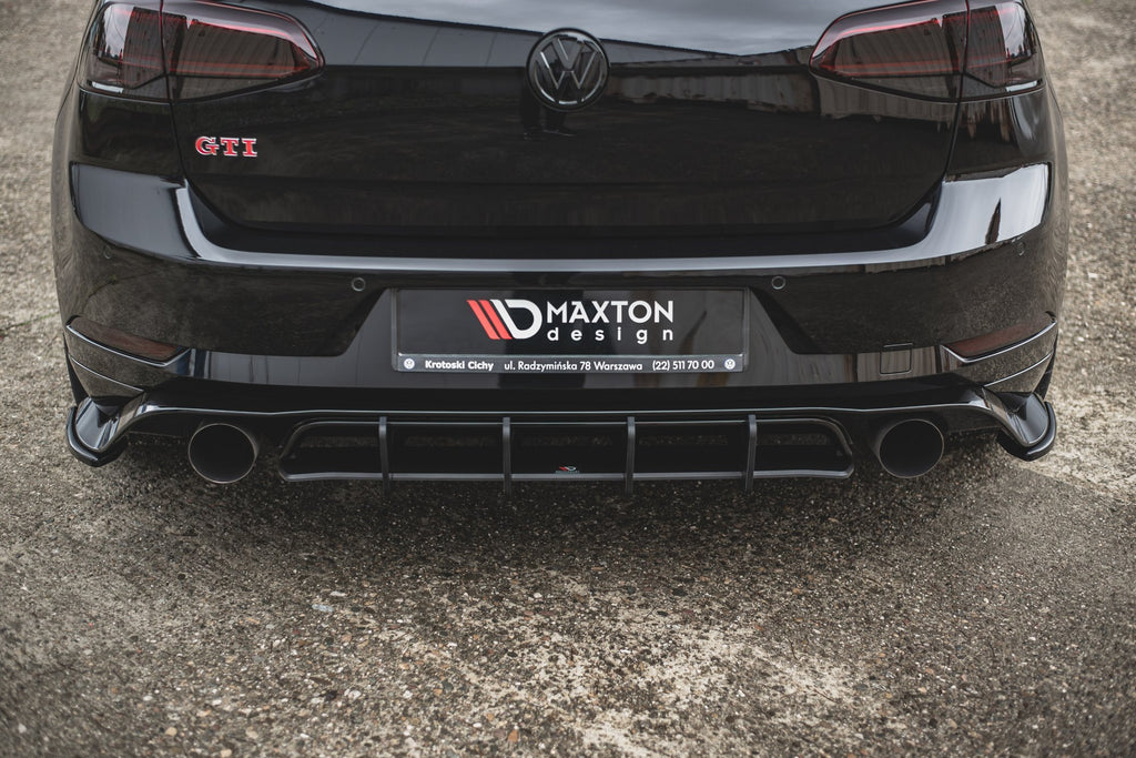Dettaglio dei bordi fresati del diffusore Street Pro per VW Golf GTI TCR