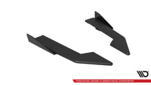 Load image into Gallery viewer, Splitter Laterali Posteriori Ford Mustang Mk7 + Flap GT Street Pro — particolare della finitura