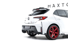 Carica l'immagine nel visualizzatore di Gallery, Splitter Laterali Posteriori Toyota Corolla Mk12 + Flap GR Street Pro — montato sulla vettura
