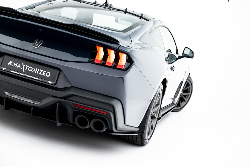 Splitter Laterali Posteriori Ford Mustang Mk7 Dark Horse Street Pro — particolare della finitura