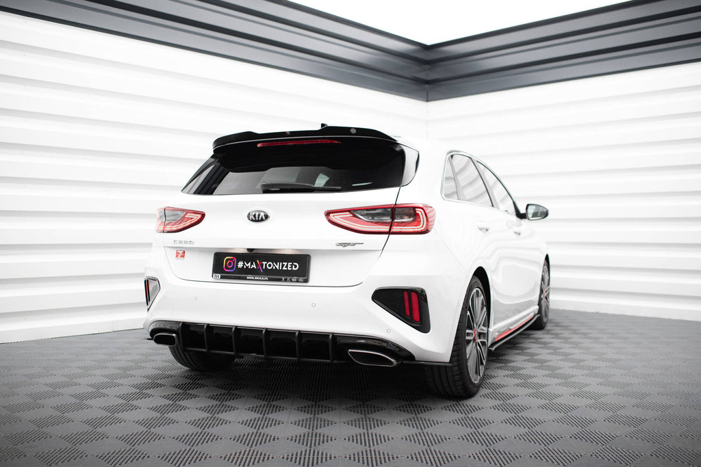 Splitter Laterali Posteriori Kia Ceed GT Mk3 Street Pro — vista posteriore