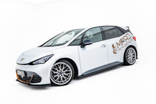 Carica l'immagine nel visualizzatore di Gallery, Diffusori Sotto Minigonne Cupra Born Mk1 Street Pro — vista laterale
