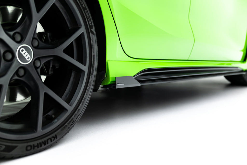 Diffusori Sotto Minigonne Audi RS3 Sportback 8Y Facelift + Flap Street Pro — dettaglio del fissaggio