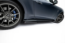 Carica l'immagine nel visualizzatore di Gallery, Diffusori Sotto Minigonne Ford Mustang Mk7 + Flap Dark Horse Street Pro — particolare della finitura