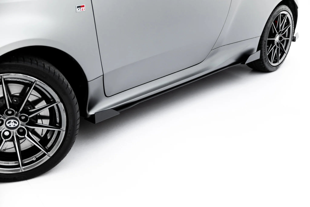 Diffusori Sotto Minigonne Toyota GR Yaris Mk4 Facelift + Flap Street Pro — dettaglio del fissaggio