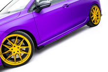 Load image into Gallery viewer, Diffusori Sotto Minigonne Volkswagen Golf R Hatchback Mk8 + Flap Street Pro — particolare della finitura