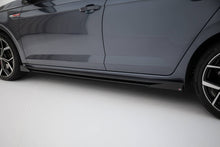 Load image into Gallery viewer, Diffusori Sotto Minigonne Volkswagen Polo GTI Mk6 Facelift + Flap Street Pro — particolare della finitura