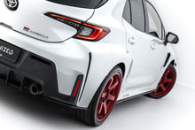 Carica l'immagine nel visualizzatore di Gallery, Diffusori Sotto Minigonne Toyota Corolla Mk12 GR Street Pro — dettaglio del fissaggio