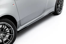 Load image into Gallery viewer, Diffusori Sotto Minigonne Toyota GR Yaris Mk4 Facelift Street Pro — particolare della finitura