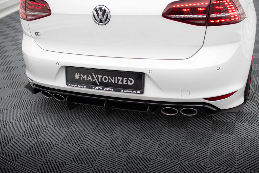 Diffusore posteriore e splitter laterali Maxton Design per Volkswagen Golf Mk7 R, ABS nero opaco - angolazione di tre quarti
