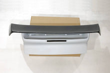 Load image into Gallery viewer, Portellone Posteriore Porsche 911(996 GT3) Con Alettone Carbonio Porsche 996