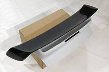 Load image into Gallery viewer, Portellone Posteriore Porsche 911(996 GT3) Con Alettone Carbonio Porsche 996
