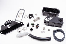 Carica l'immagine nel visualizzatore di Gallery, Kit vaschetta acqua radiatore Ford Mustang Shelby GT500 S197 Radium Engineering