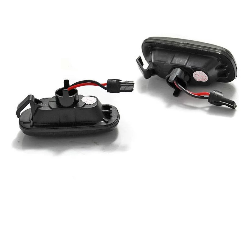 Frecce laterali per Audi A3 8P 03-08 / A4 B6/B7 00-07 / A6 C6 02-05 Allroad / A8 D3 04-09 / TT 8J 06-11 Led fumé 2 pezzi