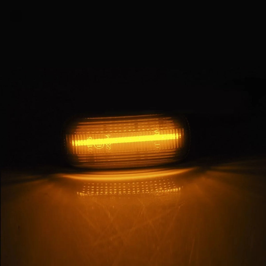 Frecce laterali per Audi A3 8P 03-08 / A4 B6/B7 00-07 / A6 C6 02-05 Allroad / A8 D3 04-09 / TT 8J 06-11 Led fumé 2 pezzi