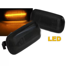 Carica l'immagine nel visualizzatore di Gallery, Frecce laterali per Audi A3 8P 03-08 / A4 B6/B7 00-07 / A6 C6 02-05 Allroad / A8 D3 04-09 / TT 8J 06-11 Led fumé 2 pezzi