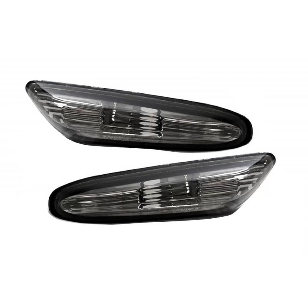 Frecce laterali per BMW 3 E46 berlina 01-05 / Touring 01-05 / 5 E60/E61 03-10 / X3 E83 03-10 fumé 2 pezzi