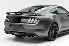 Carica l'immagine nel visualizzatore di Gallery, Spoiler Ford Mustang 2015-2018 / 2019+ Look GT500 Nero lucido Ford Mustang