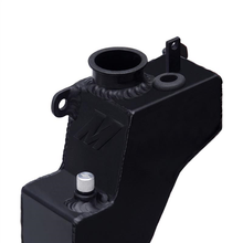 Carica l'immagine nel visualizzatore di Gallery, Vaschetta acqua radiatore Subaru WRX STI Mishimoto nera - dettaglio astina