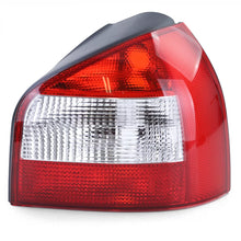 Carica l'immagine nel visualizzatore di Gallery, Fanale posteriore rosso bianco destro per Audi A3 8L restyling 00-03