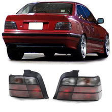 Carica l'immagine nel visualizzatore di Gallery, Set Fanali posteriori neri fumé compatibile Serie 3 BMW E36 berlina 1990-1998