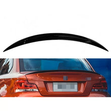 Carica l'immagine nel visualizzatore di Gallery, Spoiler baule alettone per BMW Serie 1 E82 Coupe E88 Cabrio (2007-2013) Nero lucido