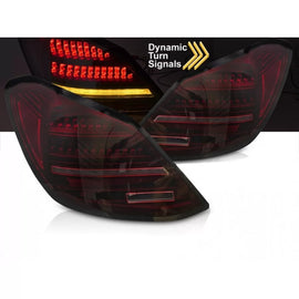Set fanali posteriori LED per Mercedes Classe C W205 berlina 2014-2021, rosso-nero base, con dinamico Indicatore