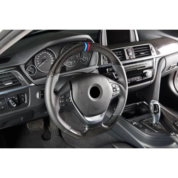 Volante in carbonio BMW Serie 3 F30 / F31 / Serie 4 F32 / F33 / F36 black