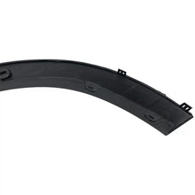 Carica l'immagine nel visualizzatore di Gallery, Passaruota modanatura posteriore sinistro compatibile BMW X5 E70 06-13