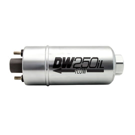 Surge tank Deatschwerks installato nel vano motore con pompe carburante